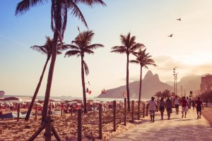Sacolé no Rio de Janeiro: caminhada à beira-ma